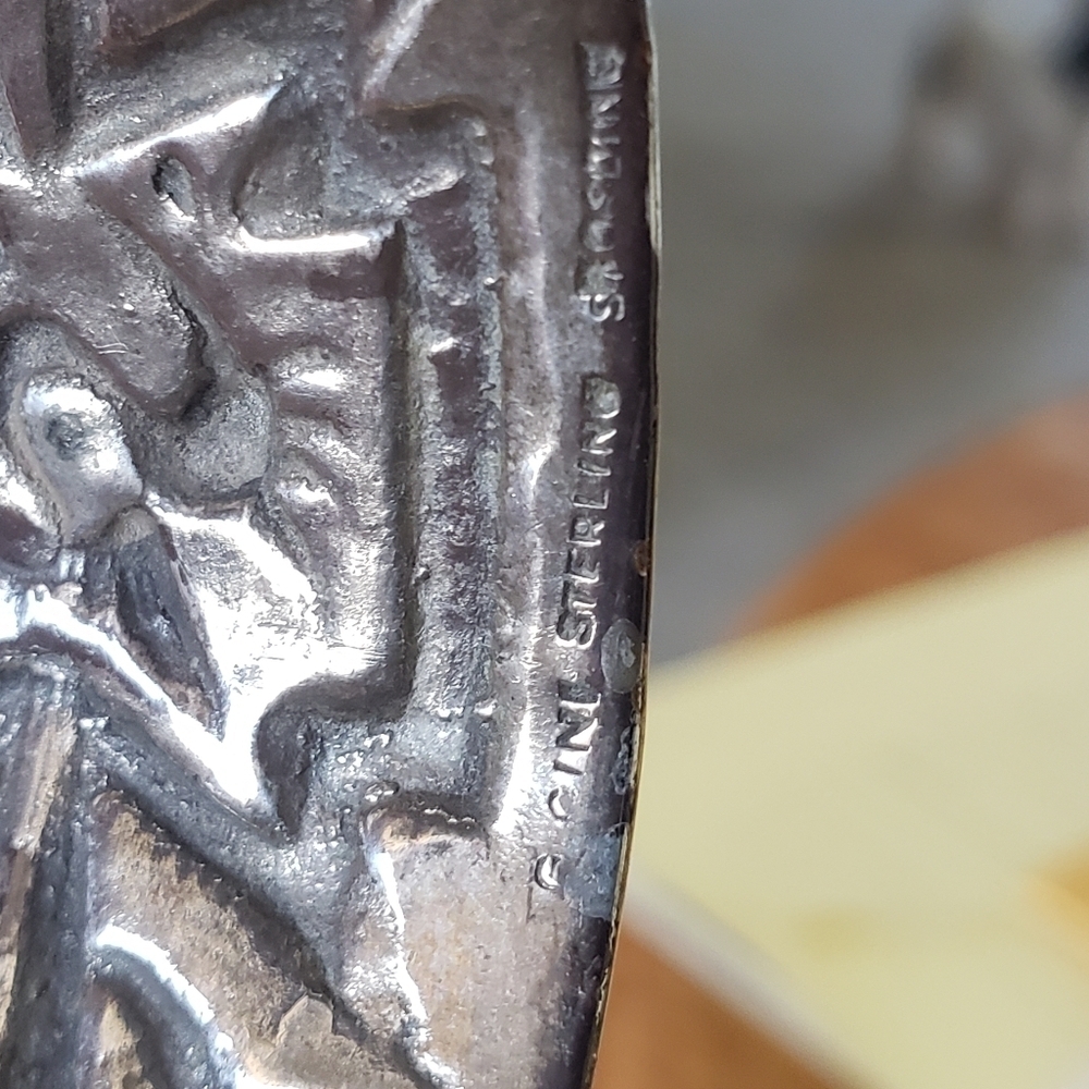 Vintage Sterling Silver Cuff Bracelet Inca Iconography Figures & Bird Decoration - Picture 9 of 9